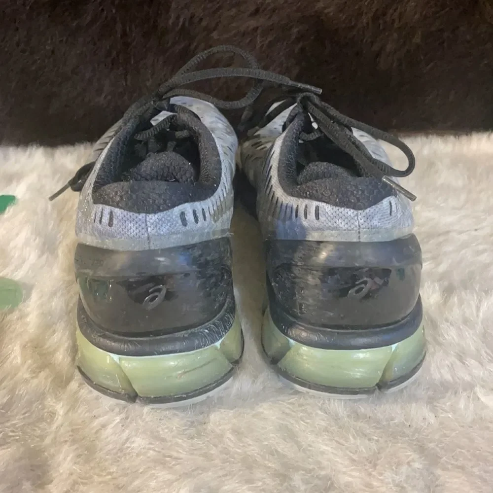 Asics shoes 9.5 (4734)